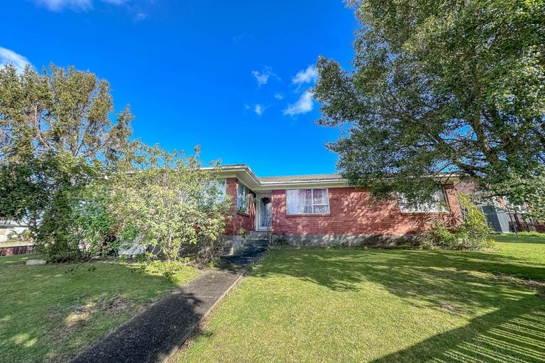 Photo of property in 4 Staverton Crescent, Mangere, Auckland, 2022
