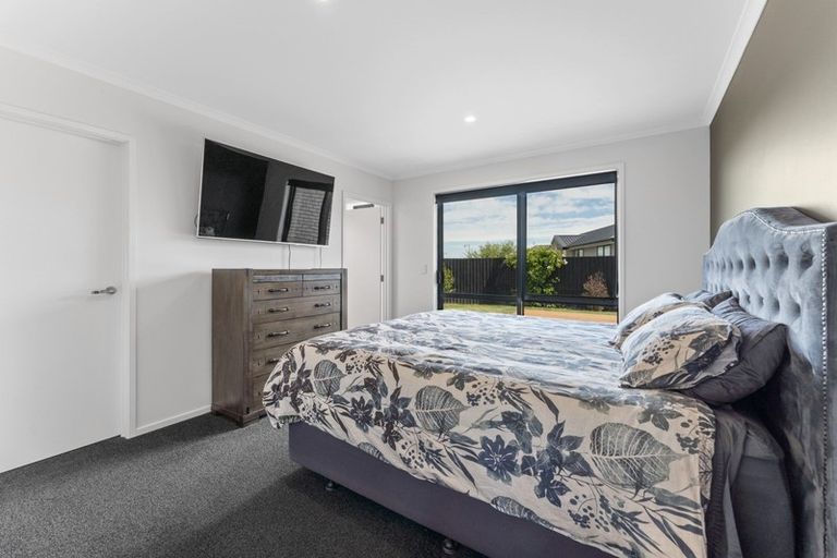 Photo of property in 11 Flagstaff Place, Halswell, Christchurch, 8025