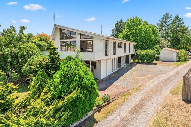 Photo of property in 10 Gibbs Place, Kinloch, Taupo, 3377