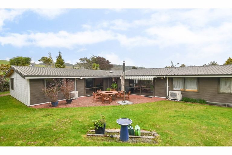 Photo of property in 14 Mark Place, Lynmore, Rotorua, 3010