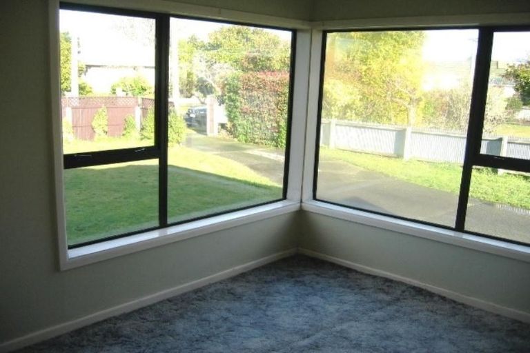 Photo of property in 12 Mappleton Avenue, Burnside, Christchurch, 8053