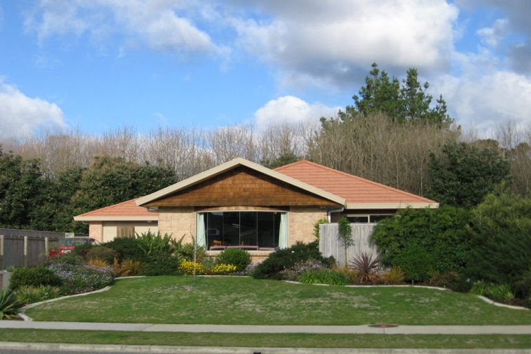 Photo of property in 106 Weggery Drive, Waikanae Beach, Waikanae, 5036