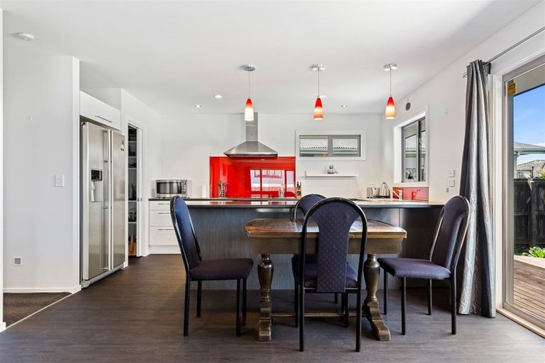 Photo of property in 23 Queenspark Drive, Parklands, Christchurch, 8083