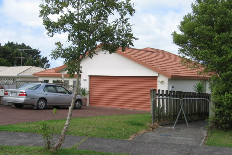 Photo of property in 26 Queen Natalie Place, Massey, Auckland, 0614