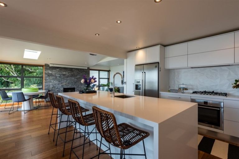 Photo of property in 141 Nicholson Road, Khandallah, Wellington, 6035