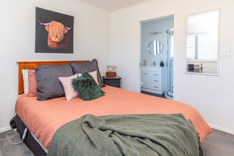 Photo of property in 19 Hartley Avenue, Carterton, 5713