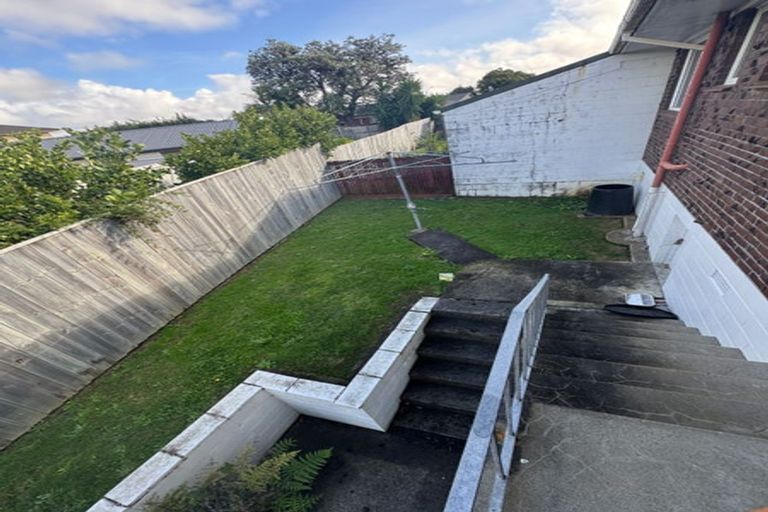 Photo of property in 23a Luton Avenue, Sunnyhills, Auckland, 2010