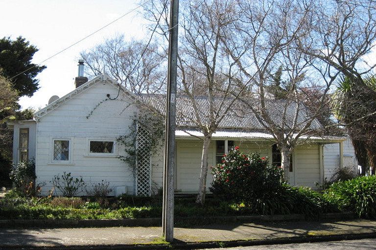 Photo of property in 28 Signal Street, Marton, 4710