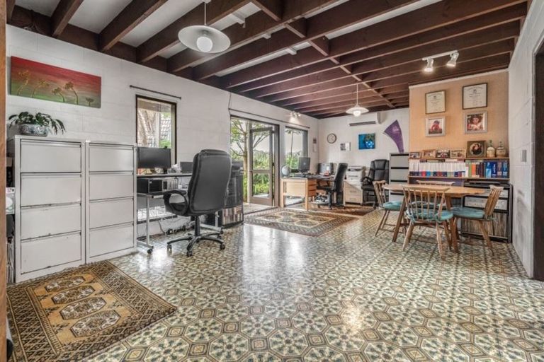 Photo of property in 18 Amante Crescent, Mairangi Bay, Auckland, 0630