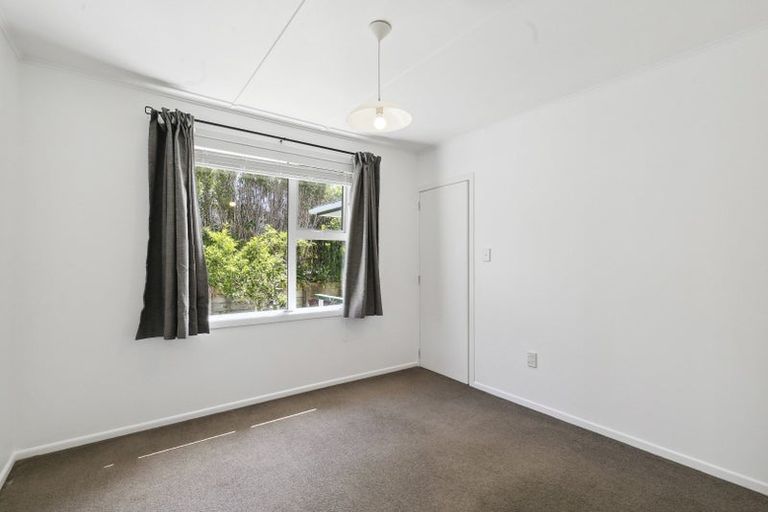 Photo of property in 25 Beazley Avenue, Paparangi, Wellington, 6037