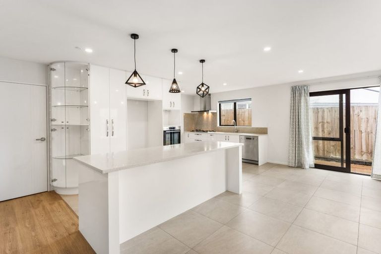 Photo of property in 39a Cutler Street, New Lynn, Auckland, 0600