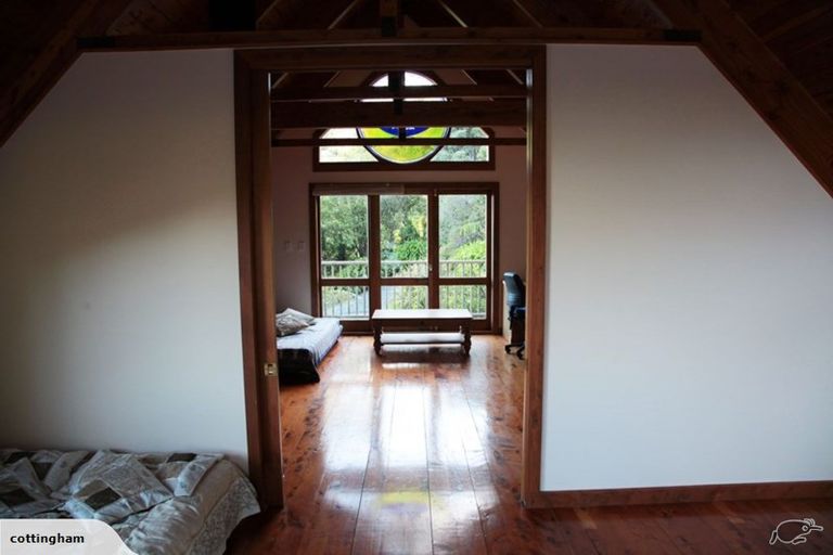 Photo of property in 122 Lone Kauri Road, Karekare, New Lynn, 0772
