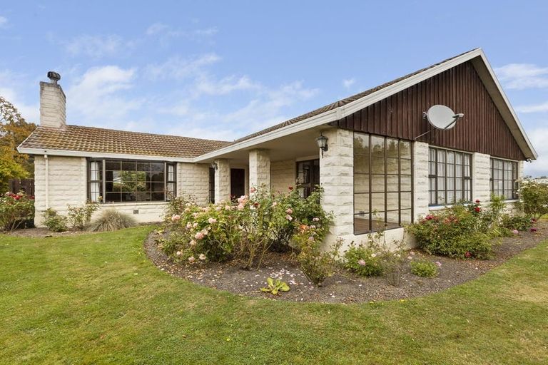 Photo of property in 16 Stewart Road, Milton, 9220