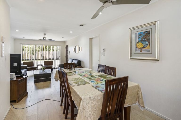 Photo of property in 1/5 Colleen Norma Place, Half Moon Bay, Auckland, 2012