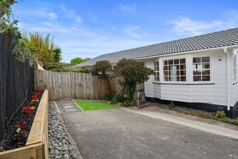 Photo of property in 28 Cockayne Crescent, Sunnynook, Auckland, 0620