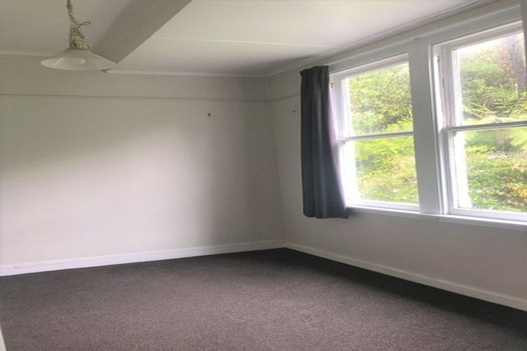 Photo of property in 113 Northland Road, Northland, Wellington, 6012