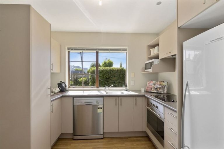 Photo of property in 1/9 Bryndwr Road, Fendalton, Christchurch, 8052