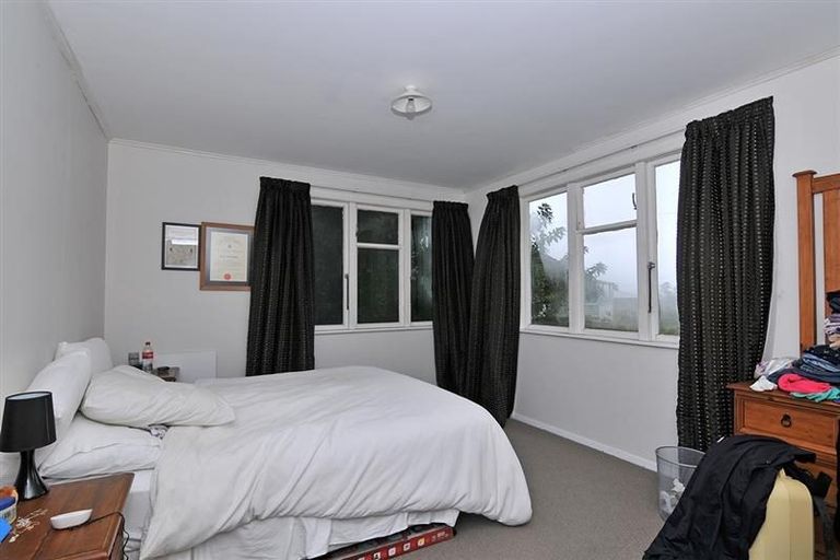 Photo of property in 16 Greer Crescent, Tawa, Wellington, 5028