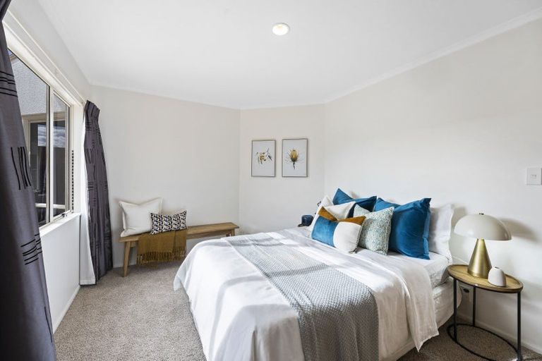 Photo of property in 17d Kinross Drive, Merrilands, New Plymouth, 4312