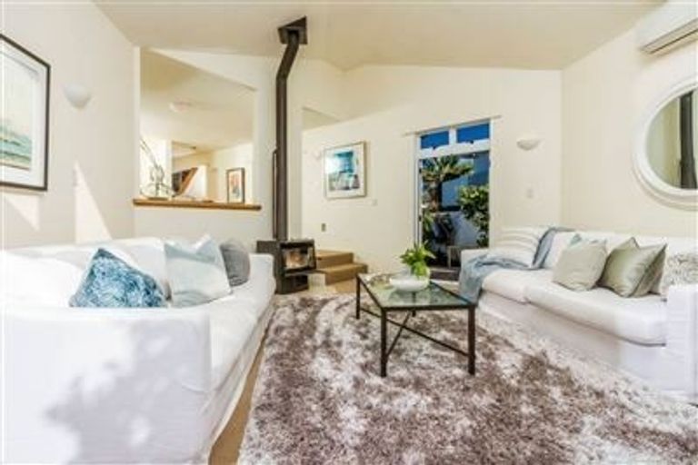 Photo of property in 68 Seacliffe Avenue, Narrow Neck, Auckland, 0622