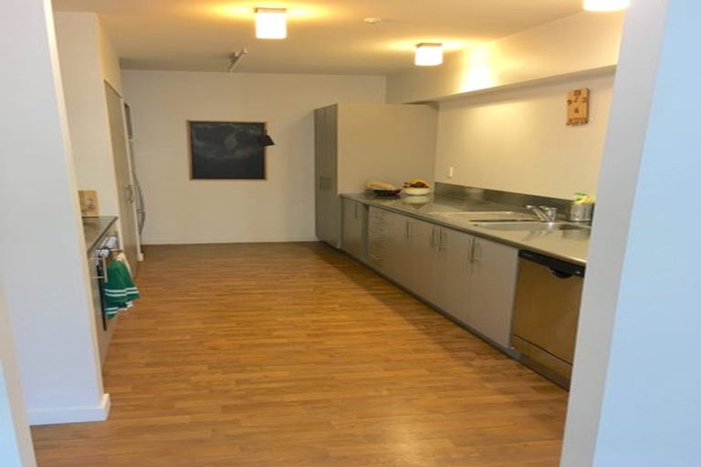 Photo of property in Budget Car Rental, 2/81 Ghuznee Street, Te Aro, Wellington, 6011
