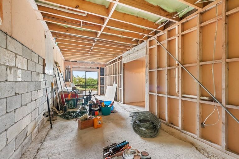 Photo of property in 117 Sweetacres Drive, Belmont, Lower Hutt, 5010