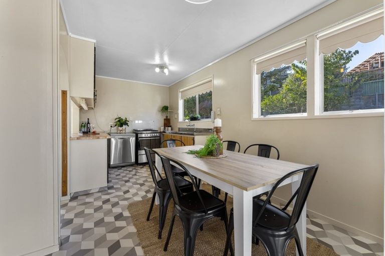 Photo of property in 39 Tavistock Street, Westown, New Plymouth, 4310