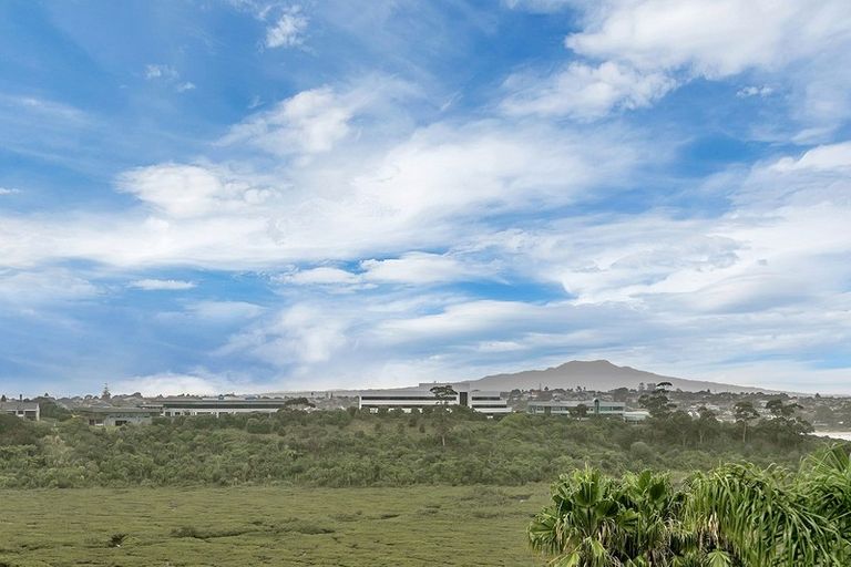 Photo of property in 3/48a Exmouth Road, Northcote, Auckland, 0627