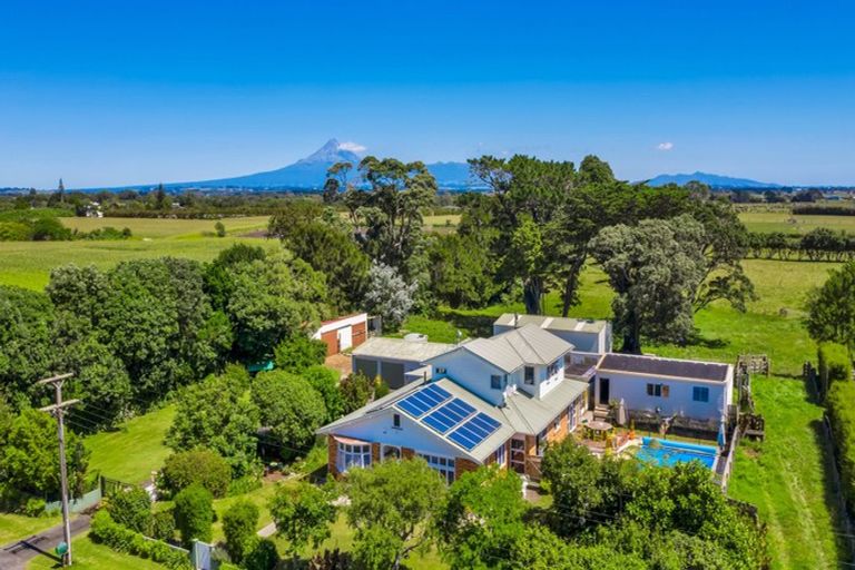 Photo of property in 21 Johnston Street, Brixton, Waitara, 4382