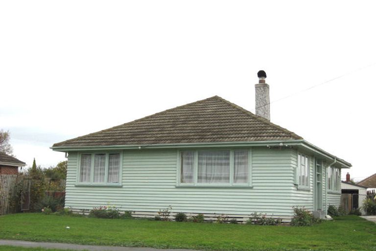 Photo of property in 34 Paddington Street, Northcote, Christchurch, 8052