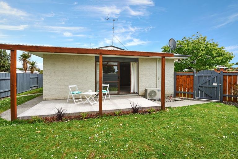 Photo of property in 60a Rhodes Drive, Kelvin Grove, Palmerston North, 4414