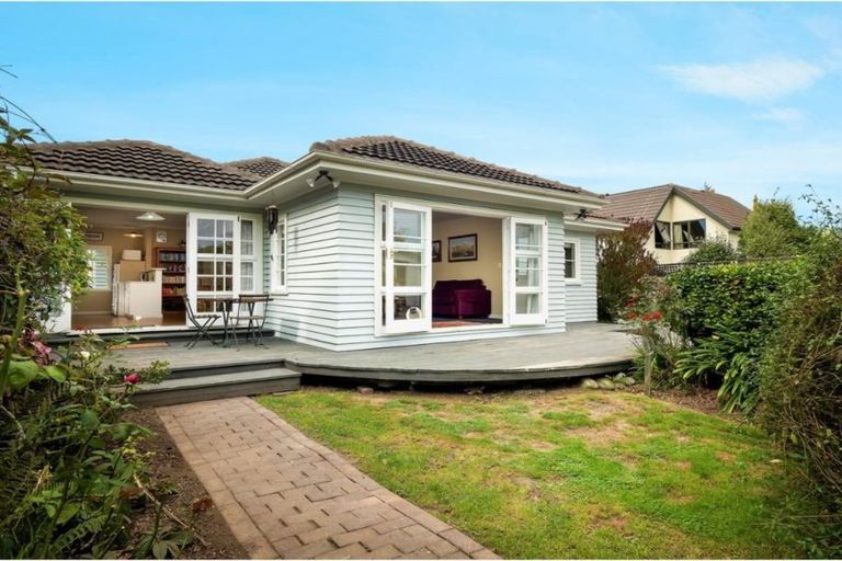 Photo of property in 2/49 Ashgrove Terrace, Somerfield, Christchurch, 8024