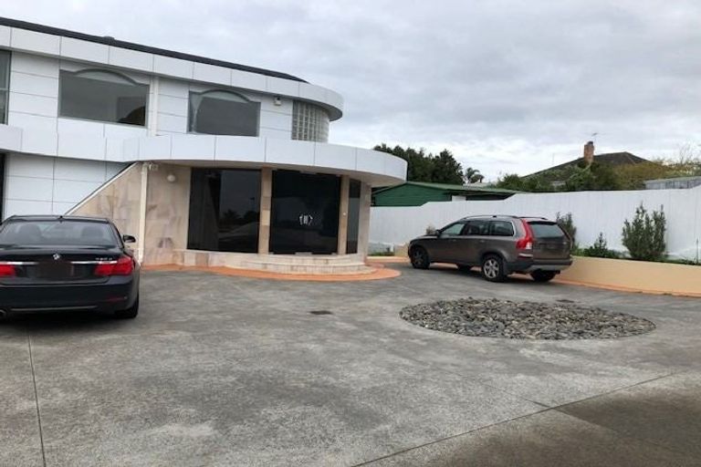 Photo of property in 99 East Coast Road, Castor Bay, Auckland, 0620