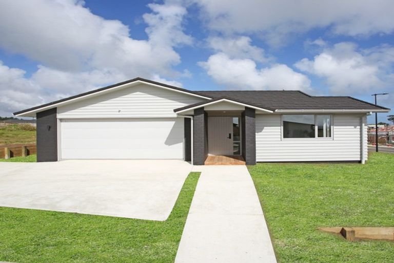 Photo of property in 11 Waikohi Avenue, Glenbrook, Waiuku, 2681