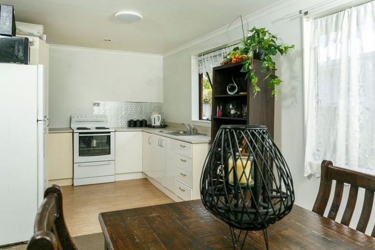 Photo of property in 44a Longburn Road, Henderson, Auckland, 0610