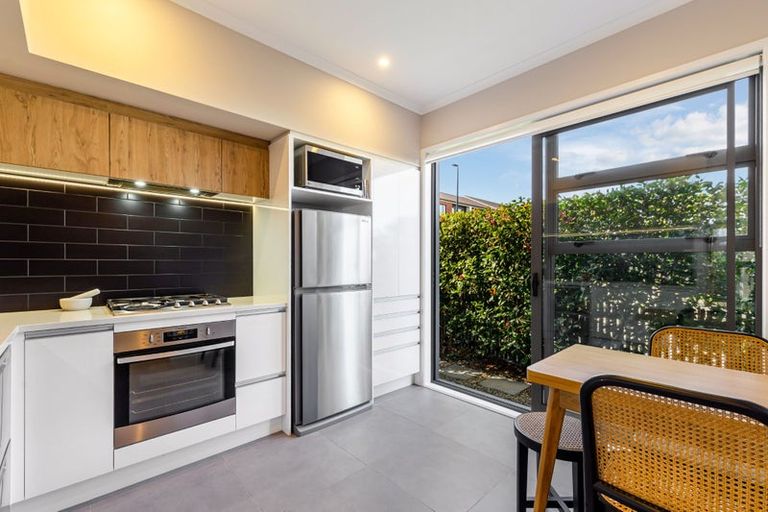 Photo of property in 32 Kauri Amber Road, Westgate, Auckland, 0614