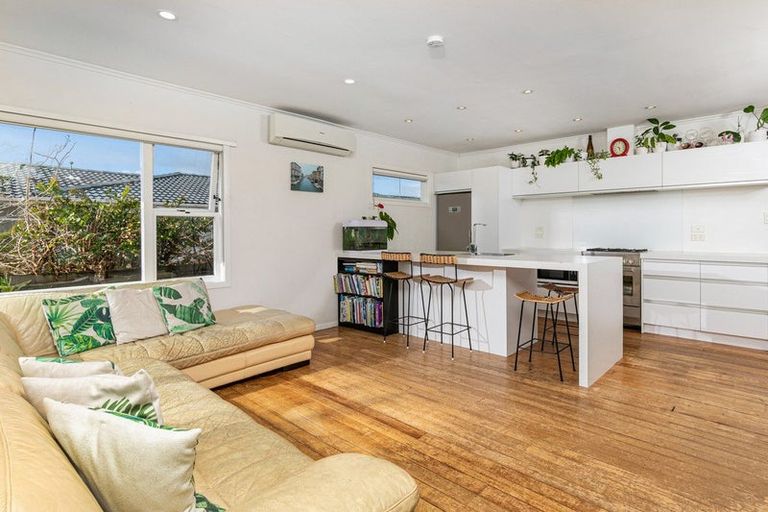 Photo of property in 19a Doment Crescent, Orewa, 0931