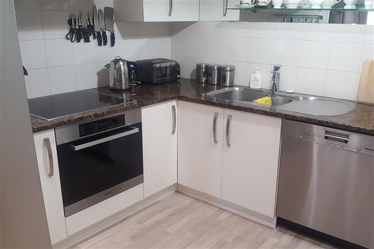 Photo of property in 1d Queen Street, New Plymouth, 4310