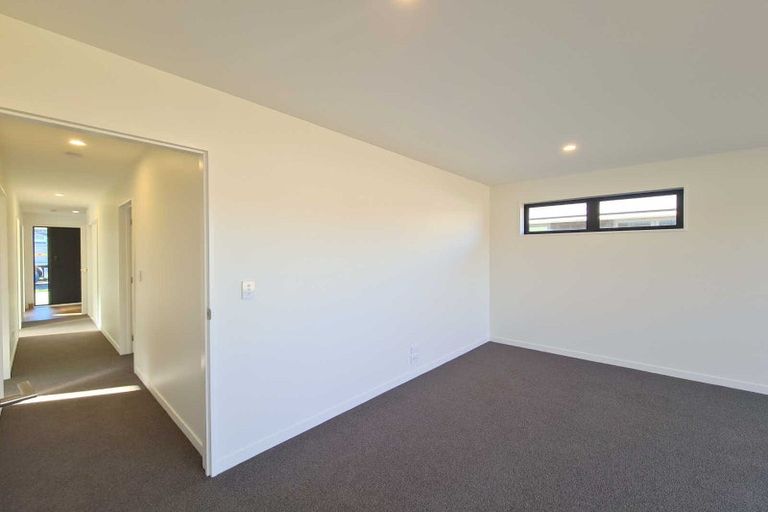 Photo of property in 6 Harry Manship Crescent, Halswell, Christchurch, 8025