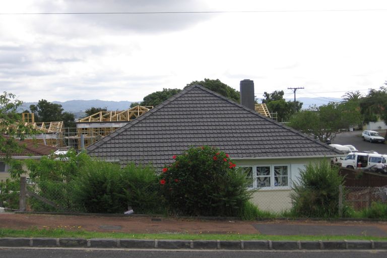 Photo of property in 1 Berridge Avenue, Point Chevalier, Auckland, 1022