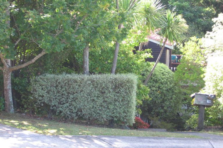 Photo of property in 18 Beacon Avenue, Campbells Bay, Auckland, 0630