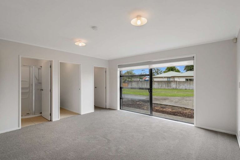 Photo of property in 19 Aitkenhead Court, Parakai, 0830