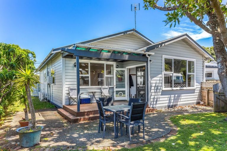 Photo of property in 7 North Street, Petone, Lower Hutt, 5012