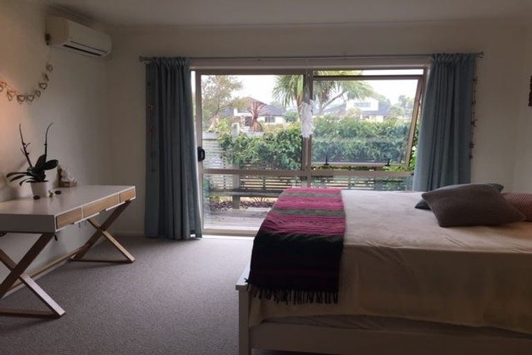 Photo of property in 12 Consort Close, Paraparaumu Beach, Paraparaumu, 5032