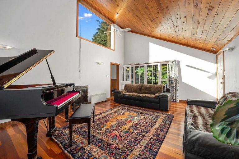 Photo of property in 14 Hebe Place, Birkenhead, Auckland, 0626