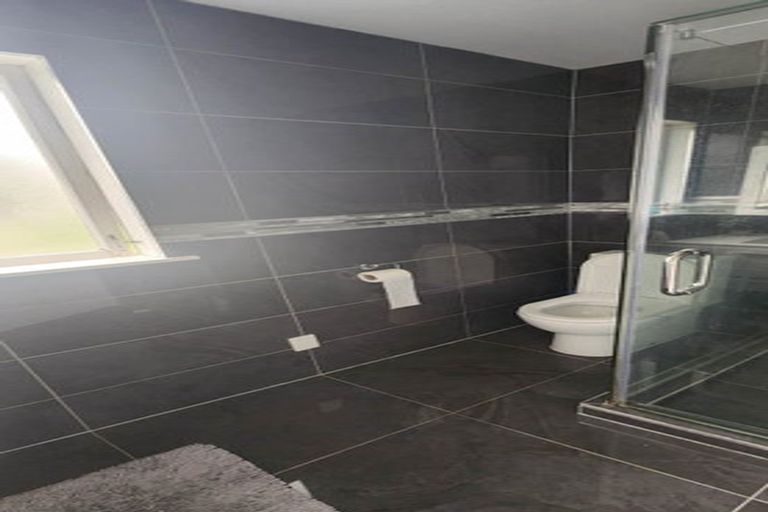 Photo of property in 17 Hewlett Road, Massey, Auckland, 0614