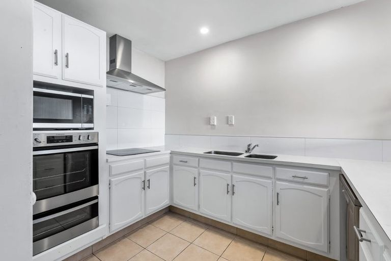 Photo of property in 15/34 Waiwera Place, Waiwera, Orewa, 0994