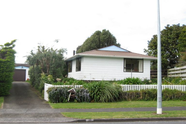 Photo of property in 12 Villa Place, Bell Block, New Plymouth, 4312