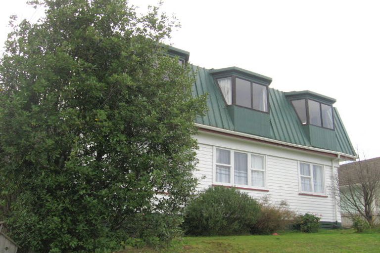 Photo of property in 7 Turkington Street, Tawa, Wellington, 5028