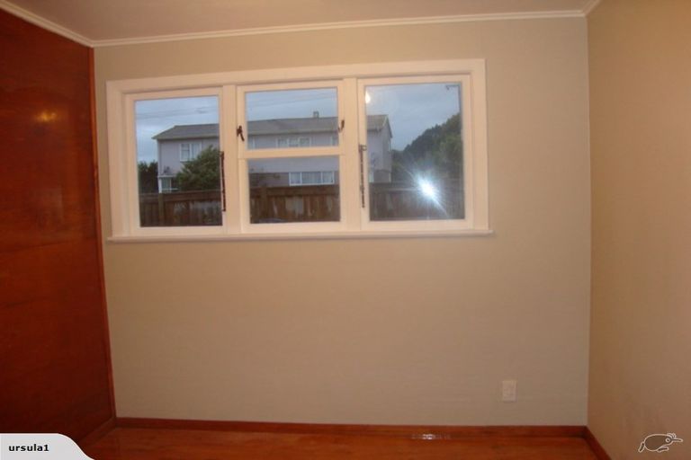 Photo of property in 76-78 Sievers Grove, Cannons Creek, Porirua, 5024